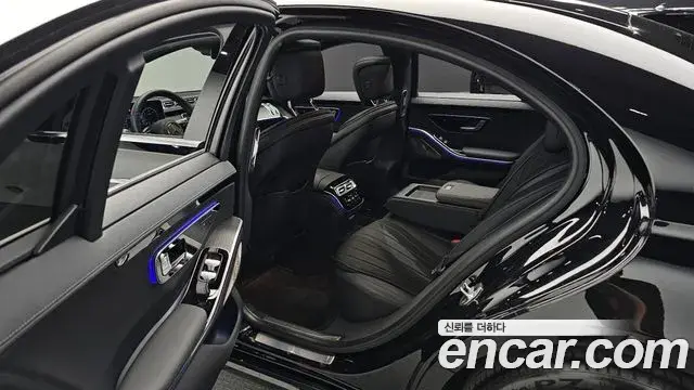 Mercedes-Benz S-Class 2024 — Photo 11/20