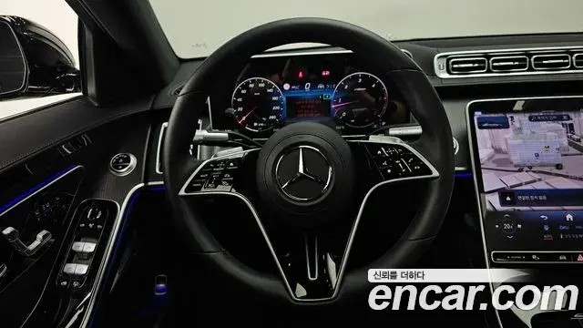 Mercedes-Benz S-Class 2024 — Photo 12/20