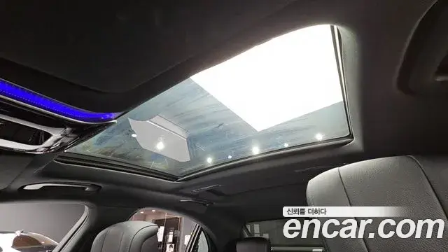 Mercedes-Benz S-Class 2024 — Photo 18/20