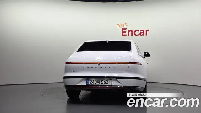 Hyundai Grandeur Hybrid 2023 — ფოტო 10/20