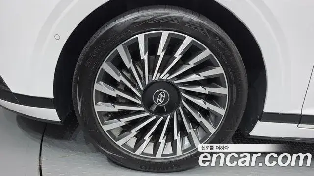 Hyundai Grandeur Hybrid 2023 — ფოტო 1/20