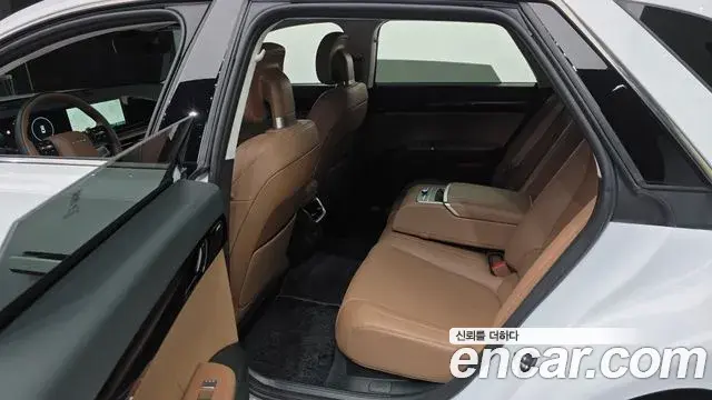 Hyundai Grandeur Hybrid 2023 — ფოტო 13/20