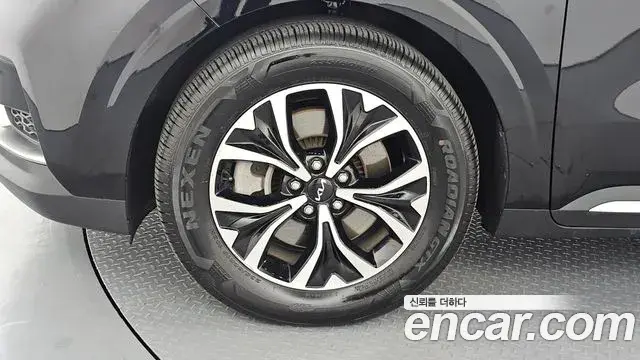 Kia Carnival 2022 — Фото 5/20
