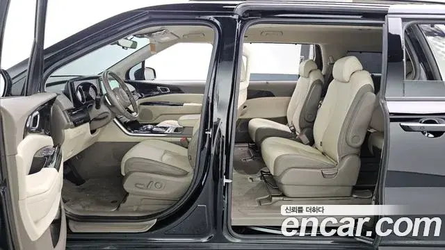 Kia Carnival 2022 — Фото 18/20