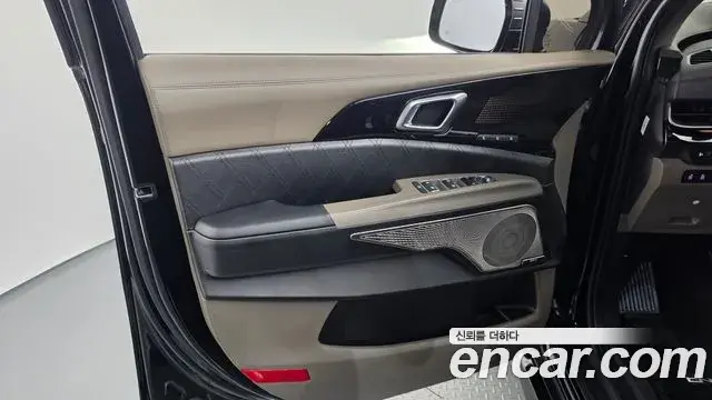 Kia Carnival 2025 — Photo 24/39