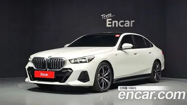 BMW 5 Series 2025 — Фото 1/20