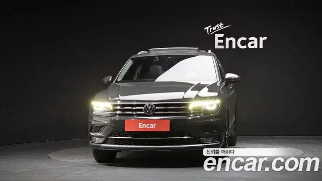 Volkswagen Tiguan 2020 — ფოტო 24/32