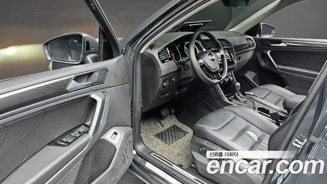 Volkswagen Tiguan 2020 — ფოტო 2/32
