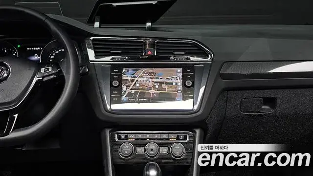 Volkswagen Tiguan 2020 — ფოტო 13/32
