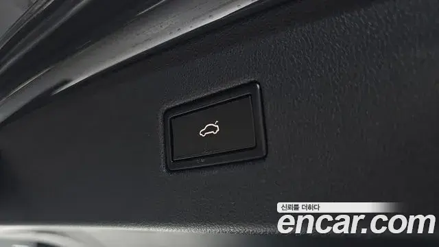 Volkswagen Tiguan 2020 — ფოტო 8/32