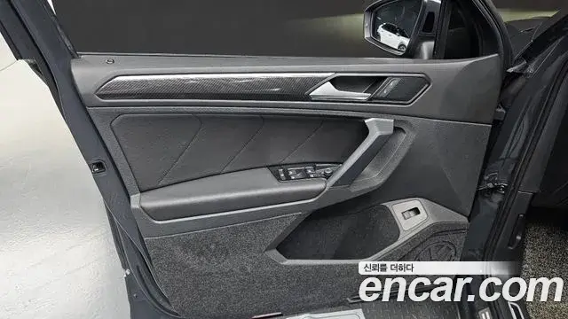 Volkswagen Tiguan 2020 — ფოტო 26/32