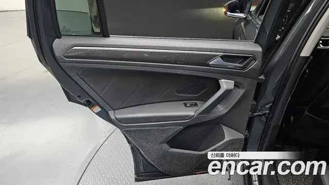 Volkswagen Tiguan 2020 — ფოტო 22/32
