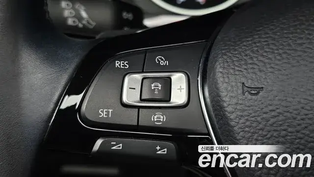 Volkswagen Tiguan 2020 — ფოტო 19/32