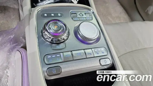 Genesis G90 2022 — ფოტო 2/31