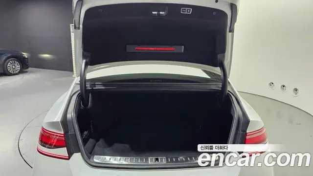 Genesis G90 2022 — ფოტო 14/31