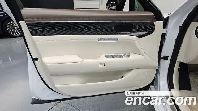Genesis G90 2022 — ფოტო 12/31