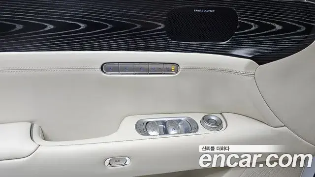 Genesis G90 2022 — ფოტო 9/31