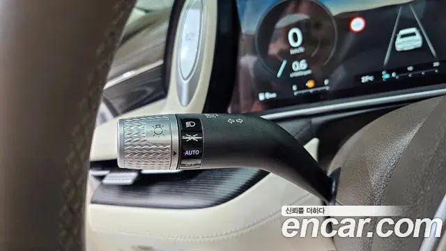 Genesis G90 2022 — ფოტო 16/31