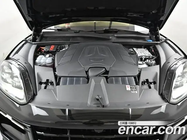 Porsche Cayenne 2025 — Photo 20/20