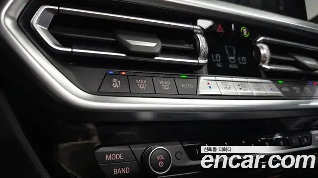 BMW X4 2024 — Photo 16/35