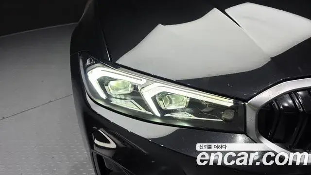 BMW 3 Series 2025 — Photo 19/31