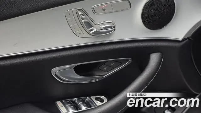 Mercedes-Benz E-Class 2021 — Фото 18/20