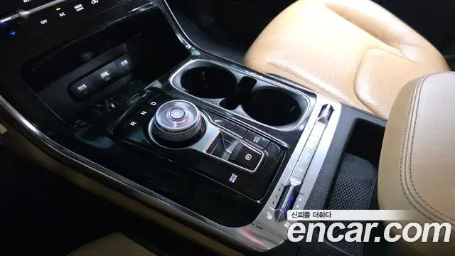 Kia Carnival 2022 — Photo 9/20