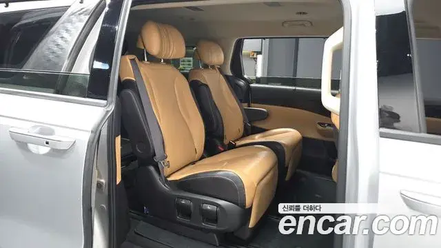 Kia Carnival 2022 — Photo 12/20