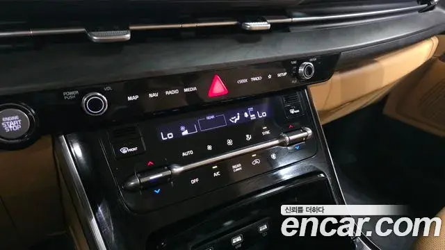 Kia Carnival 2022 — Photo 16/20