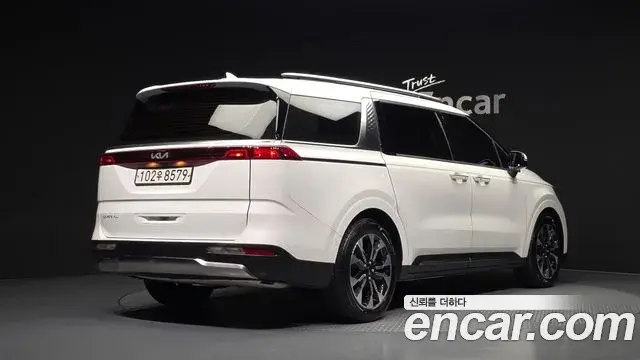 Kia Carnival 2023 — Photo 2/20
