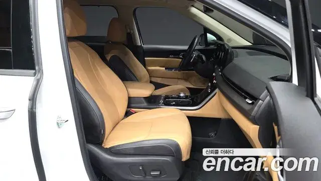Kia Carnival 2023 — Photo 11/20
