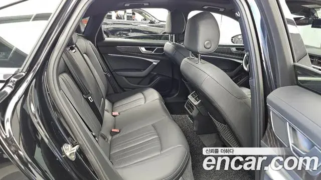 Audi A6 2021 — ფოტო 8/33