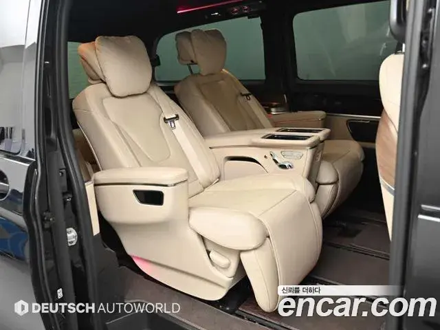 Mercedes-Benz V-Class 2018 — Фото 11/20