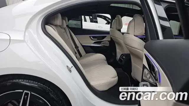 Mercedes-Benz E-Class 2026 — Photo 35/35