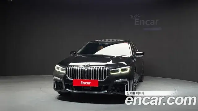 BMW 7 Series 2022 — ფოტო 24/36