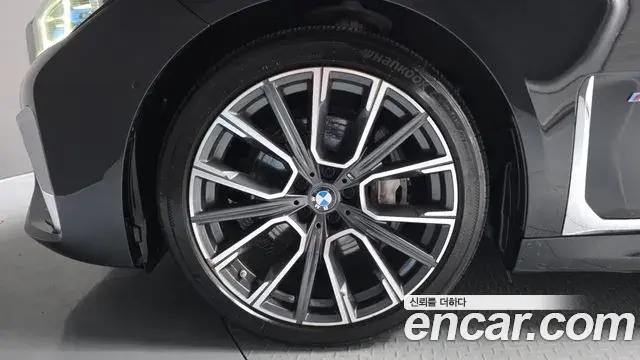 BMW 7 Series 2022 — ფოტო 25/36