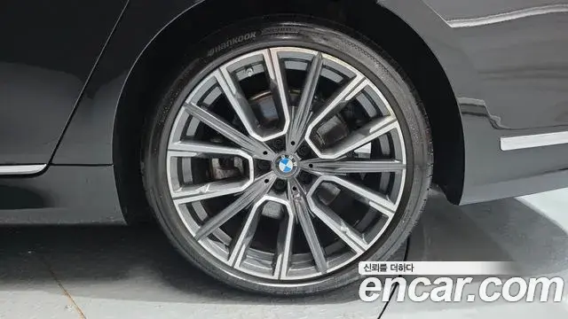BMW 7 Series 2022 — ფოტო 1/36