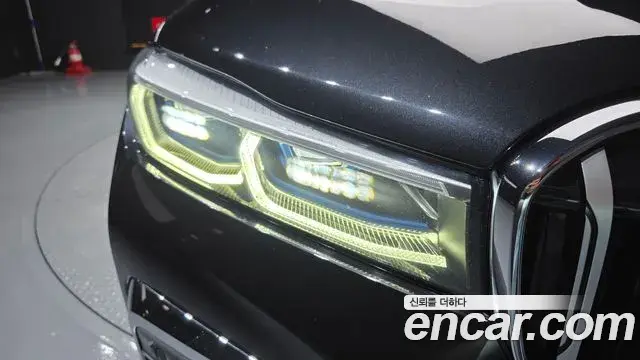BMW 7 Series 2022 — ფოტო 26/36