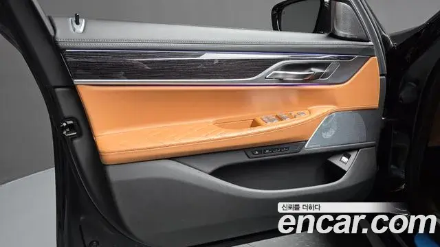 BMW 7 Series 2022 — ფოტო 22/36