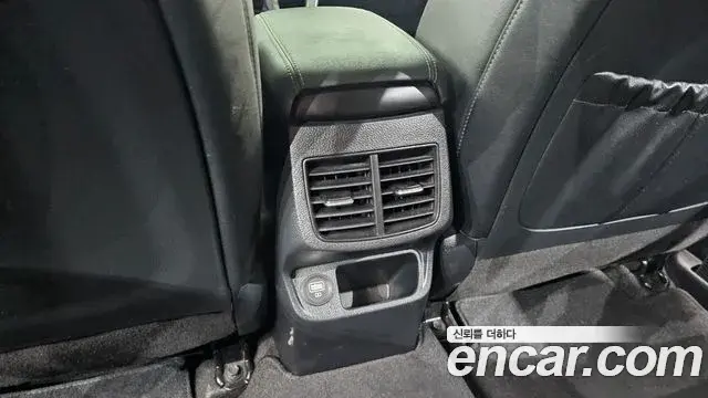 Kia Seltos 2021 — ფოტო 11/32