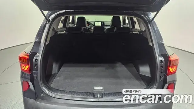 Kia Seltos 2021 — ფოტო 14/32