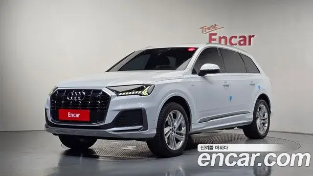 Audi Q7 2022 — Фото 1/20