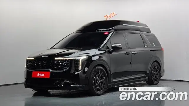 Kia Carnival 2025 — Фото 1/20