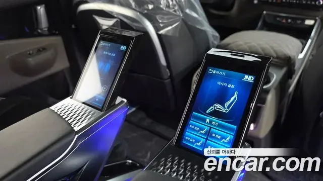 Kia Carnival 2025 — Фото 18/20