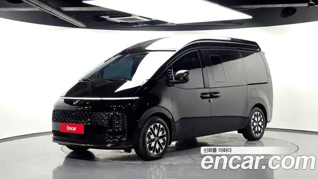 Hyundai Staria 2025 — Фото 1/20