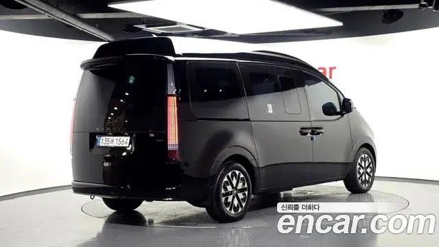 Hyundai Staria 2025 — Фото 2/20