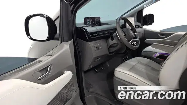 Hyundai Staria 2025 — Фото 10/20