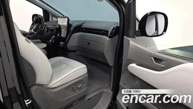 Hyundai Staria 2025 — Фото 12/20