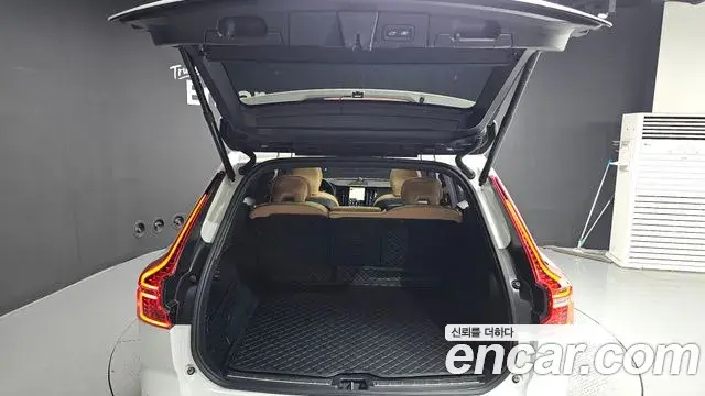 Volvo XC60 2024 — Фото 20/20