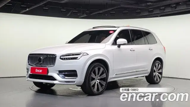 Volvo XC90 2022 — Фото 1/20